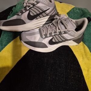 Nike Lunar ROAM Size 11